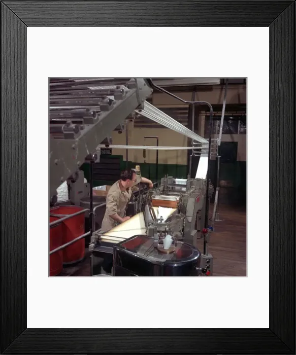 Framed Print : Rolling Woollen thread - Patons & Baldwins Framed Print : Rolling Woollen thread - Patons & Baldwins