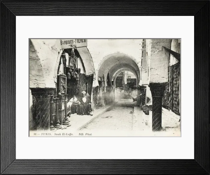 Framed Print : Tunis, Tunisia - Souk El-Leffa Framed Print : Tunis, Tunisia - Souk El-Leffa