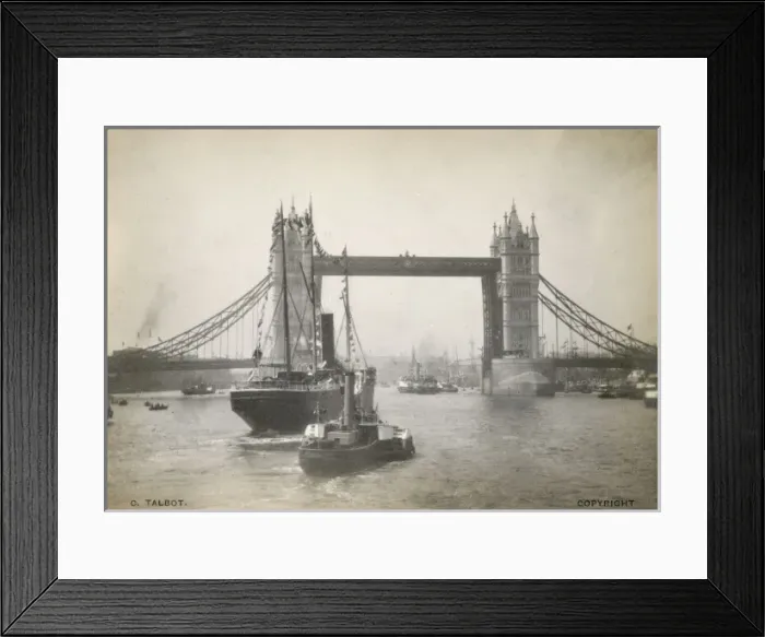 Framed Print : Tower Bridge Framed Print : Tower Bridge