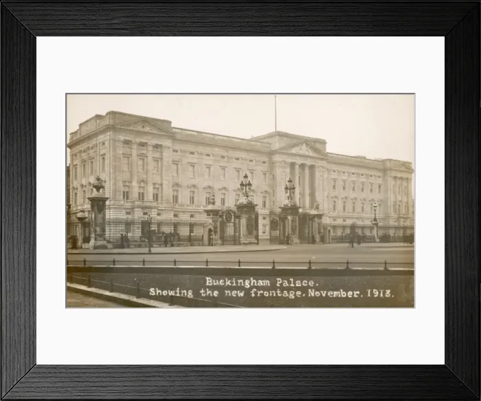 Framed Print : Buckingham Palace Framed Print : Buckingham Palace