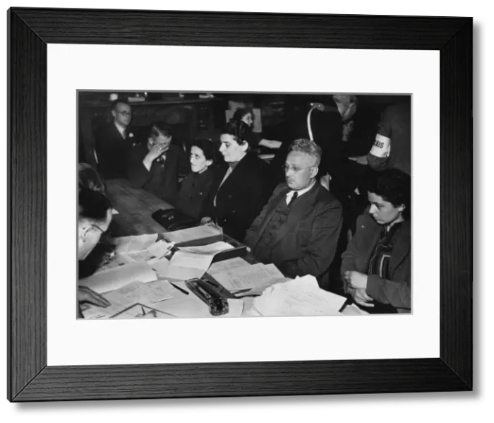 Framed Print : London refugee billeting WWII Framed Print : London refugee billeting WWII