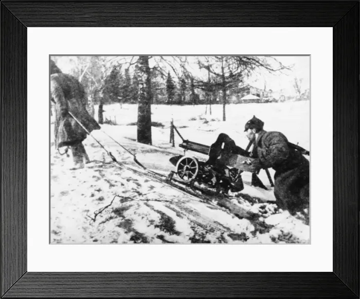 Framed Print : Machine gun WWII Framed Print : Machine gun WWII