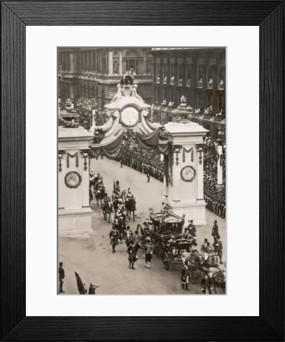 Framed Print : Coronation Procession in Whitehall, London Framed Print : Coronation Procession in Whitehall, London