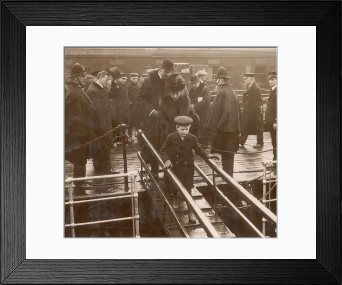 Framed Print : Norwegian royal family embarking at Dover Framed Print : Norwegian royal family embarking at Dover