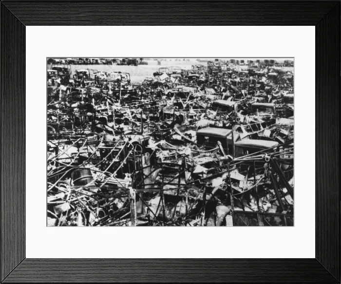 Framed Print : Dunkirk retreat WWII Framed Print : Dunkirk retreat WWII