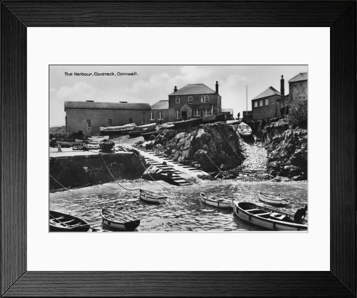 Framed Print : Cornwall scene - Coverack Framed Print : Cornwall scene - Coverack