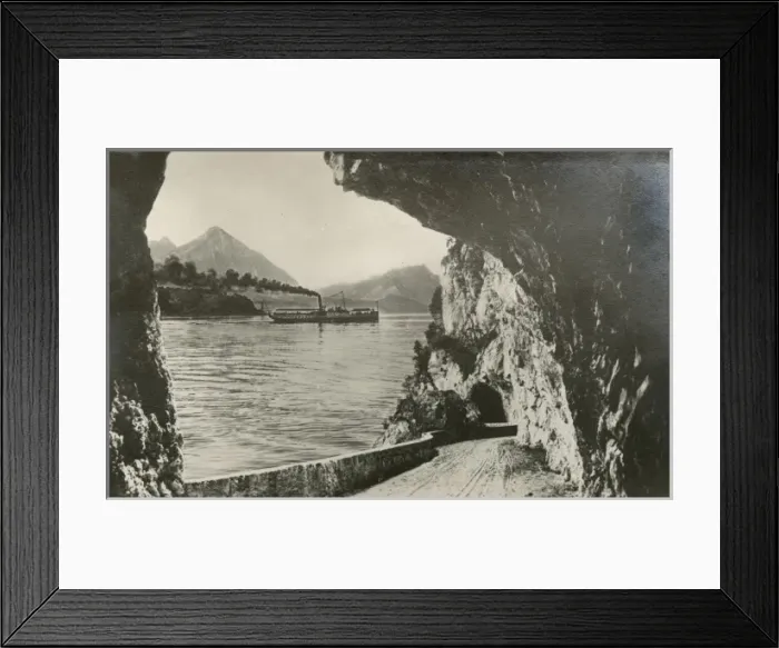 Framed Print : Merligenstrasse running alongside Lake Thun Framed Print : Merligenstrasse running alongside Lake Thun
