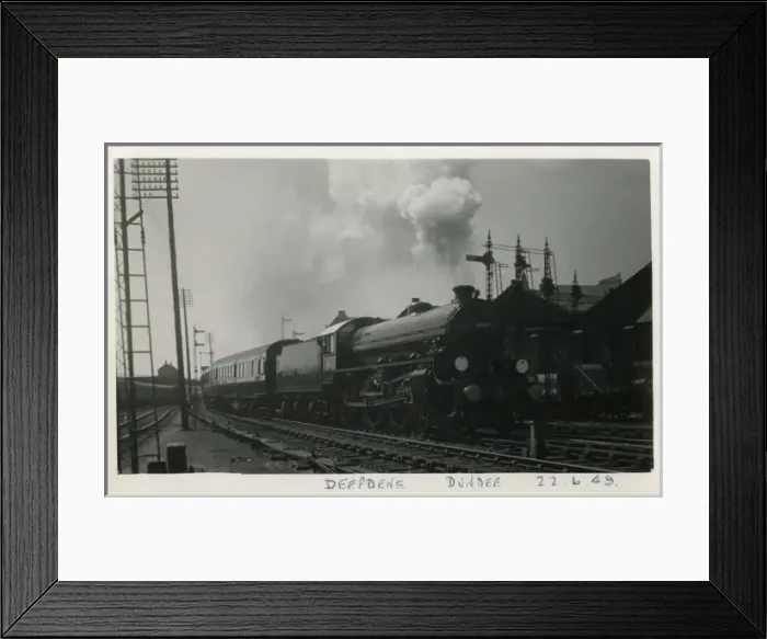 Framed Print : The Steam Train Deepdene at Dundee Framed Print : The Steam Train Deepdene at Dundee