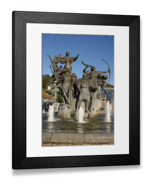 Framed Print : Fountain and monument, Kiev, Ukraine Framed Print : Fountain and monument, Kiev, Ukraine