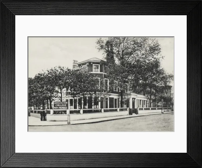 Framed Print : Holland Park, London - Kensington College Framed Print : Holland Park, London - Kensington College