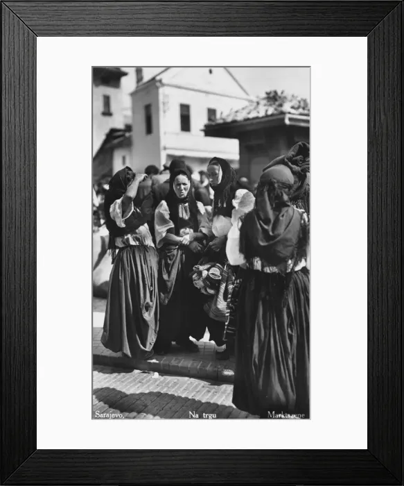 Framed Print : Bosnia & Herzegovina - Sarajevo - Market Framed Print : Bosnia & Herzegovina - Sarajevo - Market