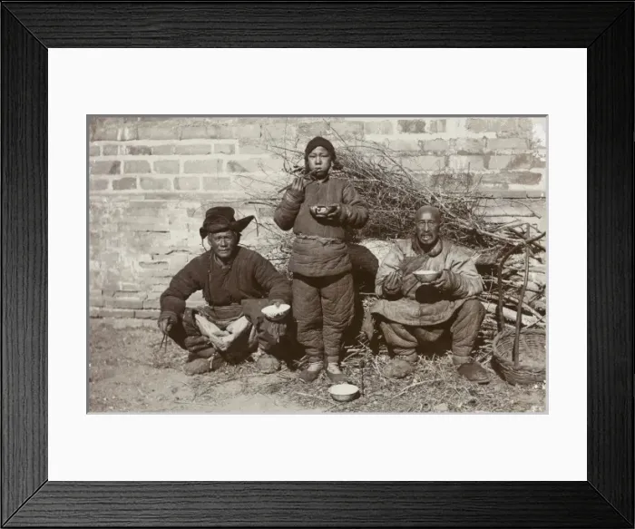 Framed Print : Eating lunch in China Framed Print : Eating lunch in China