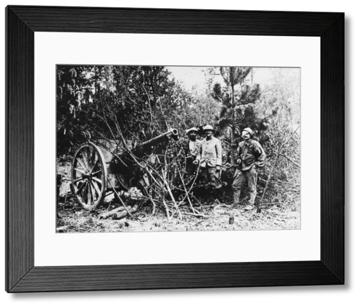 Framed Print : French artillery WWI