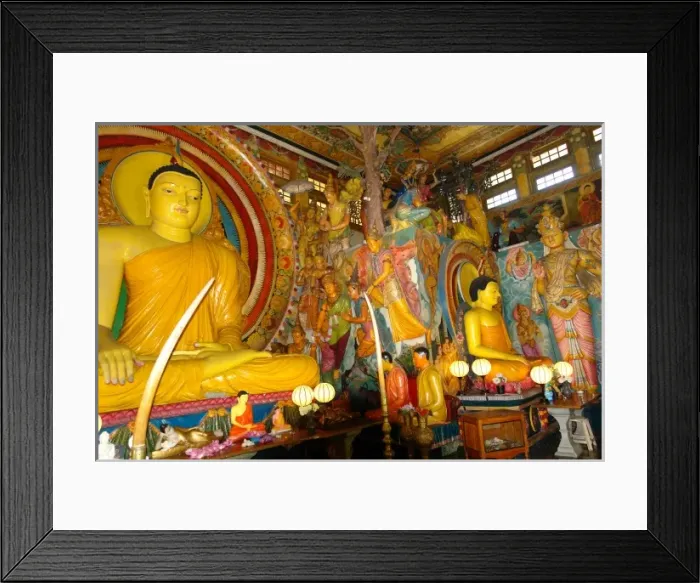 Framed Print : Buddhas in a temple, Colombo, Sri Lanka