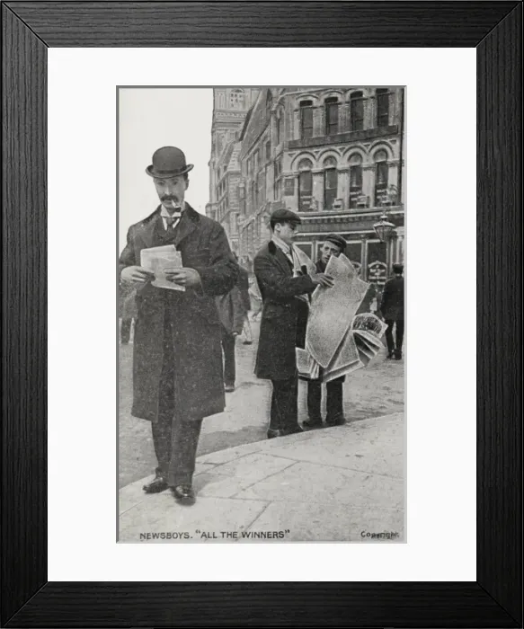 Framed Print : Street Newsboys in London Framed Print : Street Newsboys in London