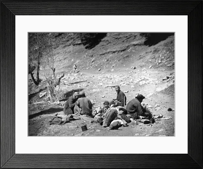 Framed Print : Travellers resting in Kashgar, western China Framed Print : Travellers resting in Kashgar, western China