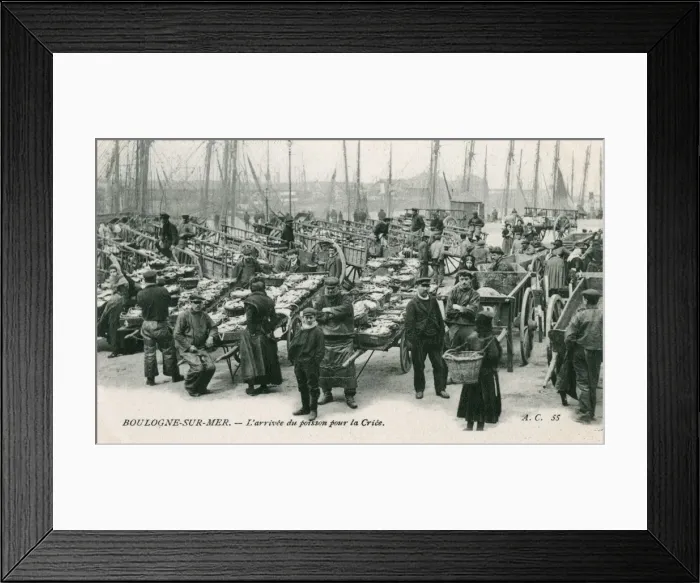 Framed Print : The arrival of the catch - Boulogne-sur-Mer Framed Print : The arrival of the catch - Boulogne-sur-Mer