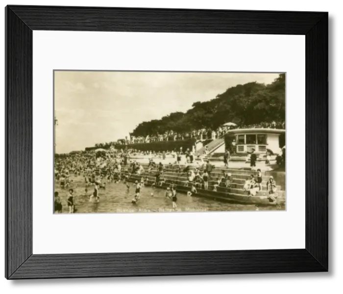 Framed Print : Argentina - Buenos Aires - Swimming Baths Framed Print : Argentina - Buenos Aires - Swimming Baths