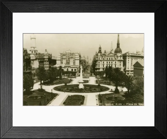 Framed Print : Argentina - Buenos Aires - Plaza de Mayo Framed Print : Argentina - Buenos Aires - Plaza de Mayo