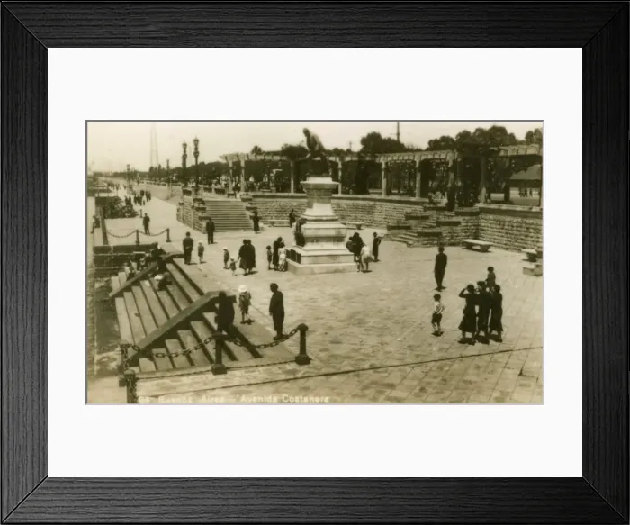 Framed Print : Argentina - Buenos Aires - Avenida Costanera Framed Print : Argentina - Buenos Aires - Avenida Costanera