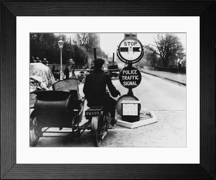Framed Print : Temporary road works signal, London Framed Print : Temporary road works signal, London
