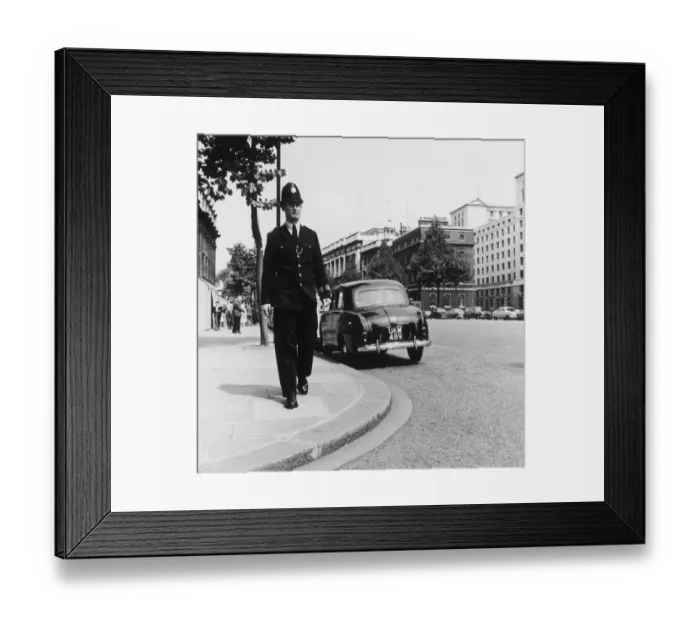 Framed Print : Met Police officer on a street corner Framed Print : Met Police officer on a street corner