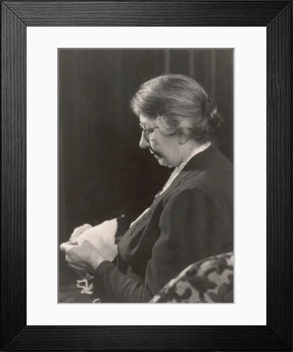 Framed Print : Old lady knitting Framed Print : Old lady knitting
