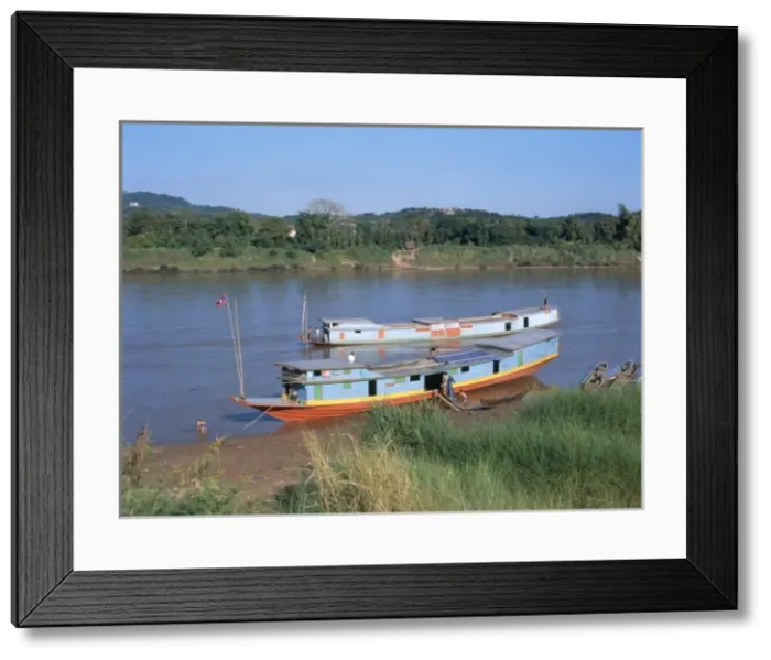 Framed Print : View across the Mekong River, Chiang Khong, Thailand Framed Print : View across the Mekong River, Chiang Khong, Thailand