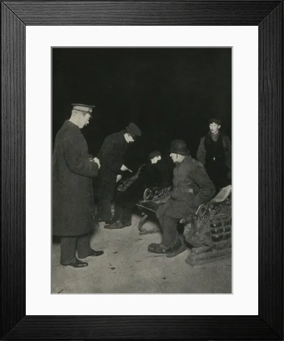 Framed Print : Salvation Army Seeking the Homeless, London Framed Print : Salvation Army Seeking the Homeless, London