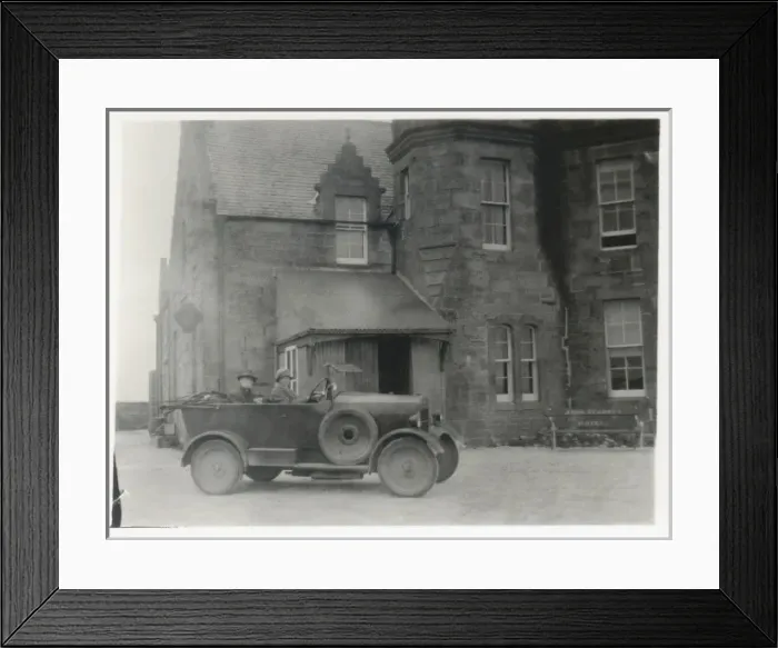 Framed Print : Car outside John O Groats Hotel, Scotland Framed Print : Car outside John O Groats Hotel, Scotland