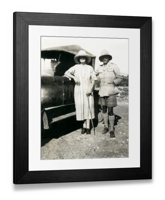 Framed Print : RAF officer and wife with car, Middle East Framed Print : RAF officer and wife with car, Middle East