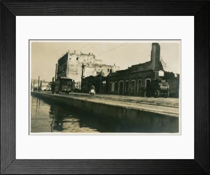 Framed Print : Izmir, Turkey - Results of bombardment in 1915 (4 / 9) Framed Print : Izmir, Turkey - Results of bombardment in 1915 (4 / 9)