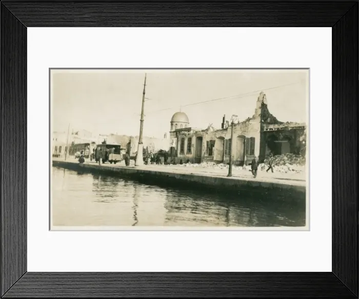 Framed Print : Izmir, Turkey - Results of bombardment in 1915 (5 / 9) Framed Print : Izmir, Turkey - Results of bombardment in 1915 (5 / 9)
