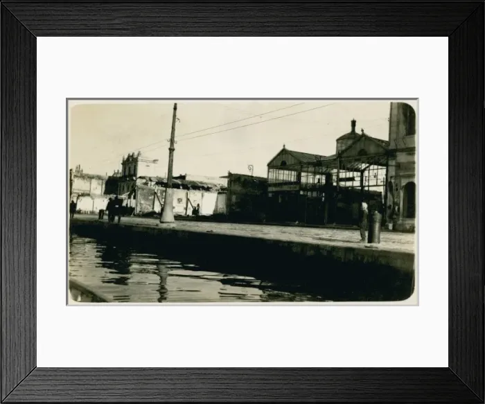 Framed Print : Izmir, Turkey - Results of bombardment in 1915 (2 / 9) Framed Print : Izmir, Turkey - Results of bombardment in 1915 (2 / 9)