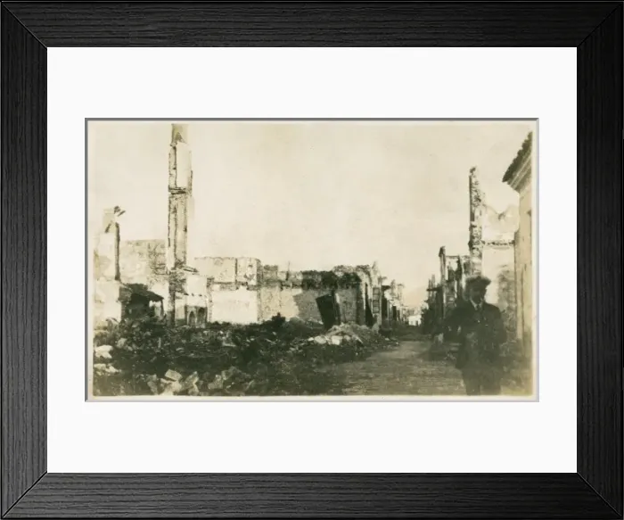 Framed Print : Izmir, Turkey - Results of bombardment in 1915 (8 / 9) Framed Print : Izmir, Turkey - Results of bombardment in 1915 (8 / 9)