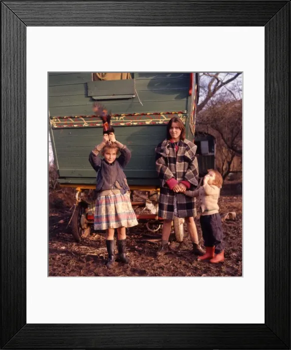 Framed Print : Gipsy family outside their caravan Framed Print : Gipsy family outside their caravan