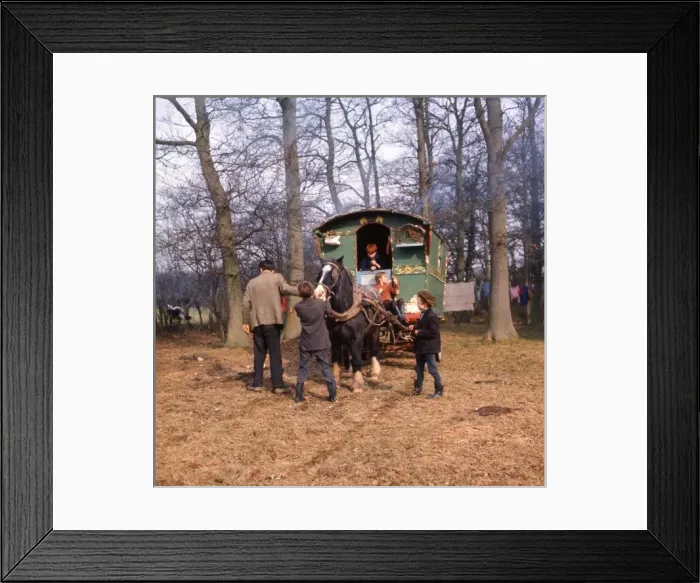 Framed Print : Gipsies with horse-drawn caravan Framed Print : Gipsies with horse-drawn caravan