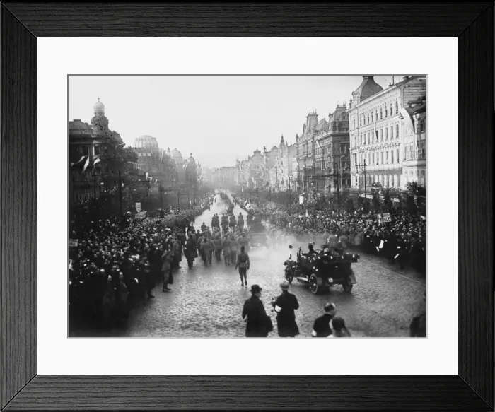 Framed Print : Masaryk arrives in Prague 1918 Framed Print : Masaryk arrives in Prague 1918