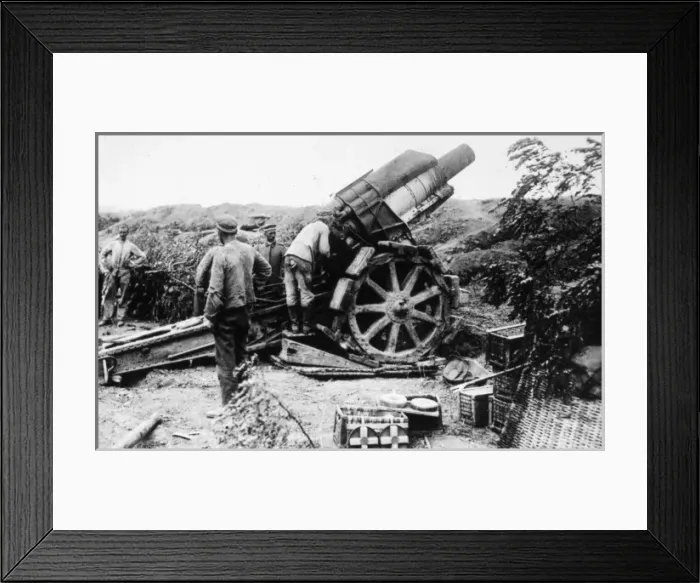 Framed Print : Large field gun with soldiers Framed Print : Large field gun with soldiers