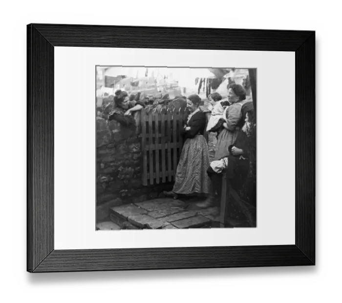 Framed Print : Women chatting in a back yard, Pontypool, South Wales
