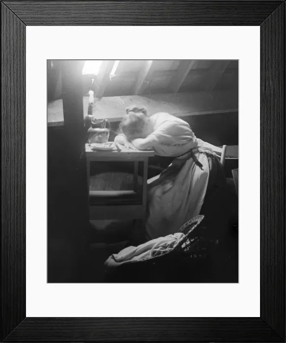 Framed Print : Woman suffering the effects of poverty, South Wales Framed Print : Woman suffering the effects of poverty, South Wales