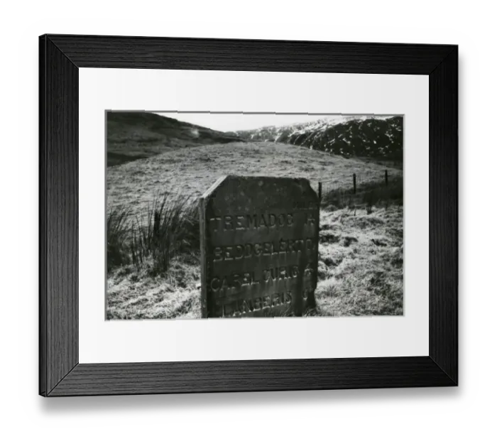 Framed Print : Slate milestone, Pen y Gwryd, North Wales