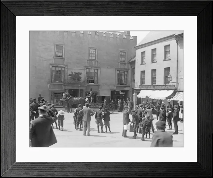 Framed Print : Judges carriage, Castle Square, Haverfordwest, South Wales Framed Print : Judges carriage, Castle Square, Haverfordwest, South Wales