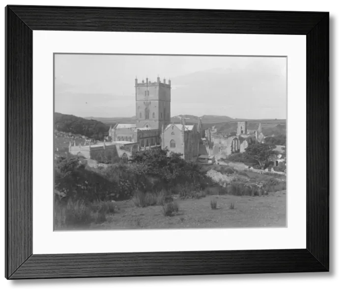 Framed Print : St Davids Cathedral, Pembrokeshire, South Wales Framed Print : St Davids Cathedral, Pembrokeshire, South Wales