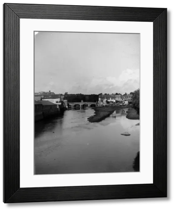 Framed Print : View of the Old Bridge, Haverfordwest, South Wales Framed Print : View of the Old Bridge, Haverfordwest, South Wales