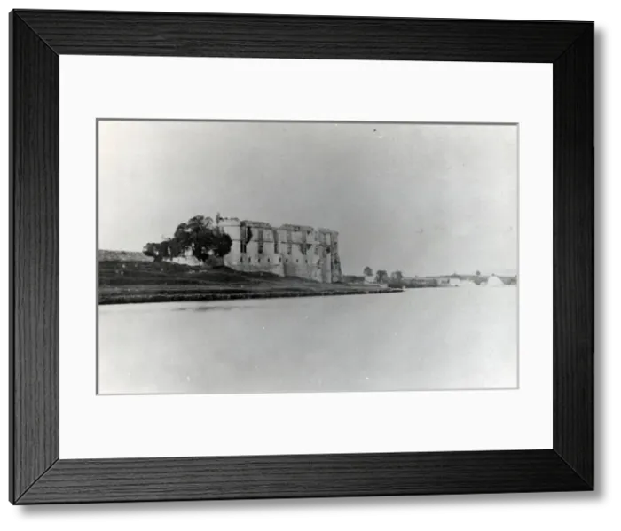 Framed Print : Carew Castle, Pembrokeshire, South Wales Framed Print : Carew Castle, Pembrokeshire, South Wales