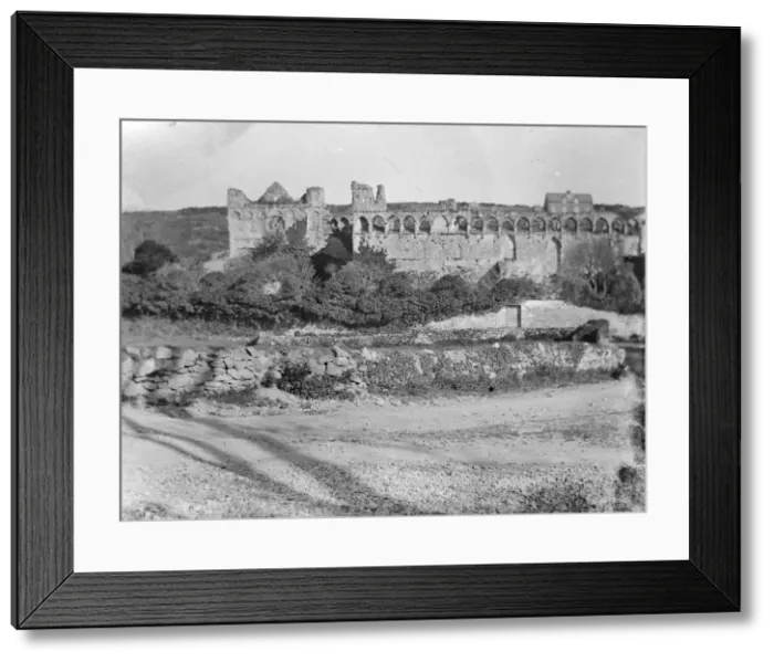 Framed Print : Ruins of Bishops Palace, St Davids, South Wales Framed Print : Ruins of Bishops Palace, St Davids, South Wales