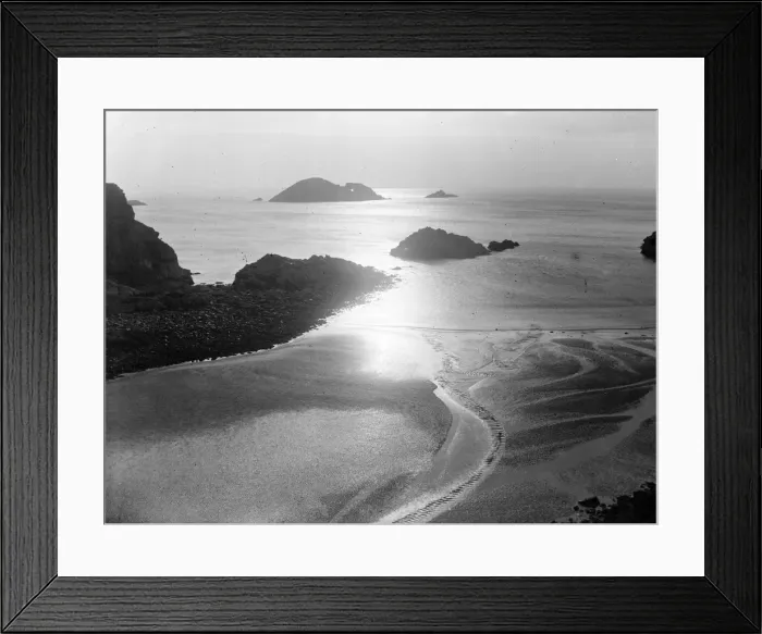 Framed Print : Coast at Solva, Pembrokeshire, South Wales Framed Print : Coast at Solva, Pembrokeshire, South Wales