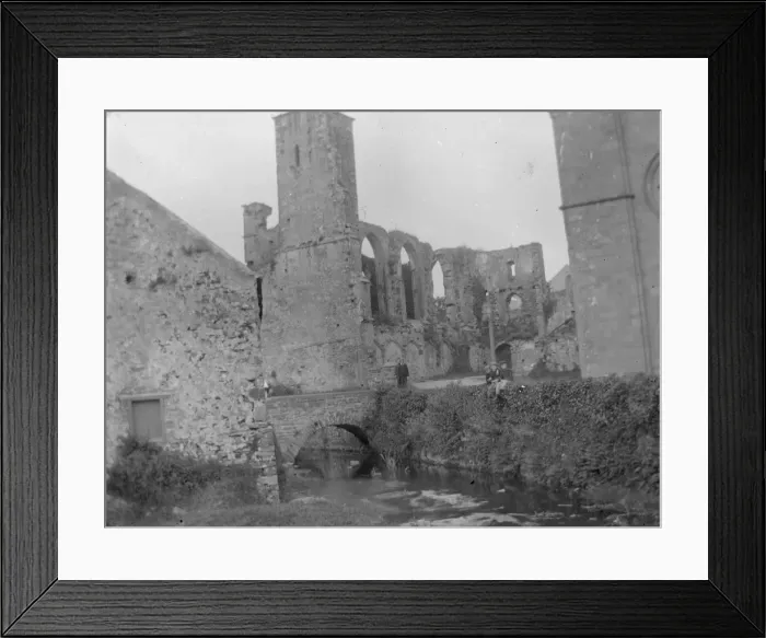 Framed Print : Ruins of Bishops Palace, St Davids, South Wales Framed Print : Ruins of Bishops Palace, St Davids, South Wales