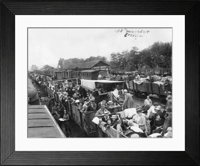 Framed Print : Armenian Refugees in open railway carriages Framed Print : Armenian Refugees in open railway carriages